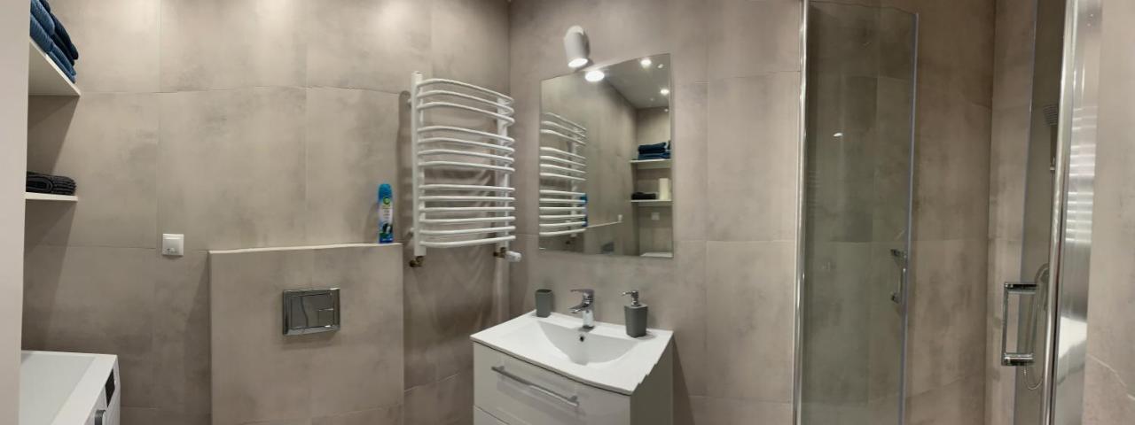 Appartamento Apartament Pod Gwiazdami Ostrów Wielkopolski Esterno foto
