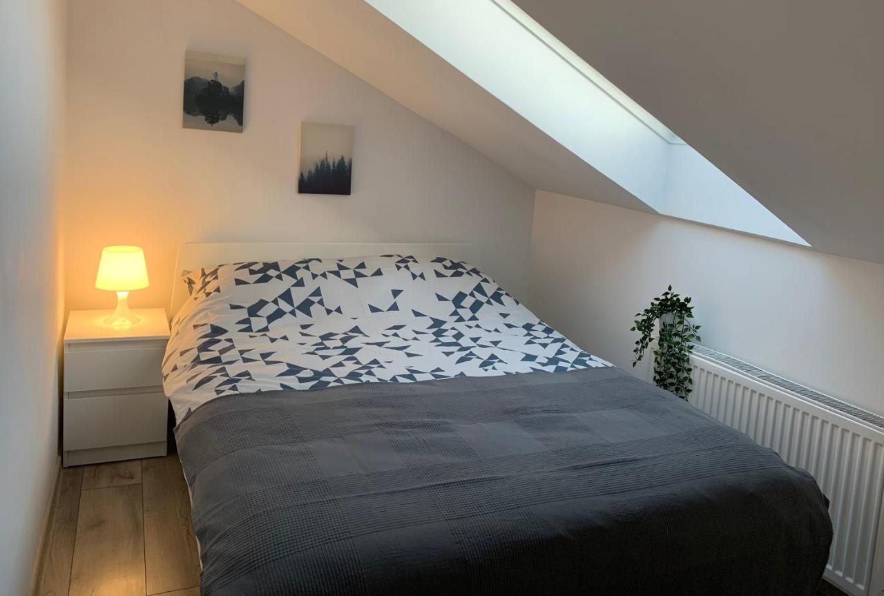 Appartamento Apartament Pod Gwiazdami Ostrów Wielkopolski Esterno foto
